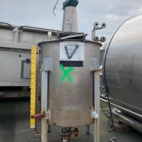 Agitated stainless steel tank 1500 litres