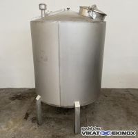 S/S tank 1800 litres – ready to receive stirrer