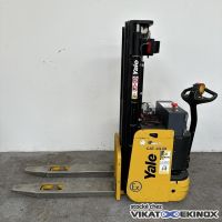YALE MS12-4028 electric stacker -1200 kg
