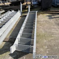 Escalier 13 marches acier galva L 4000 mm